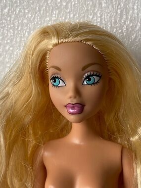 Barbie My Scene KENNEDY Doll Blonde Hair
Blue-Green Eyes - Nude Doll